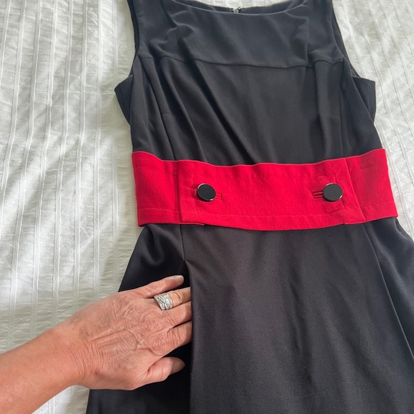 Ann Taylor Red & Black Button Detail Dress - Picture 3 of 8